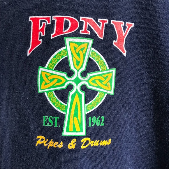 Vintage FDNY Hanes 2XL shirt Pipes and Drums - Picture 2 of 4